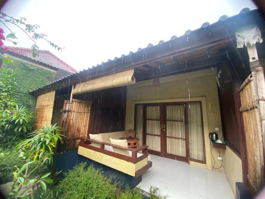 Wisma tamu Pomelo *
